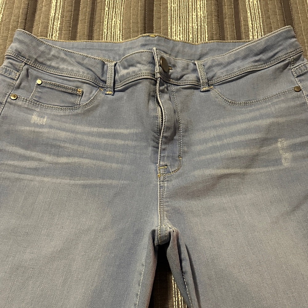 Time and Tru Women's Blue Ankle & Cropped Jeans - Picture 2 of 4